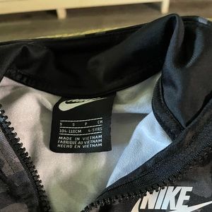 Long sleeve size small Nike jacket